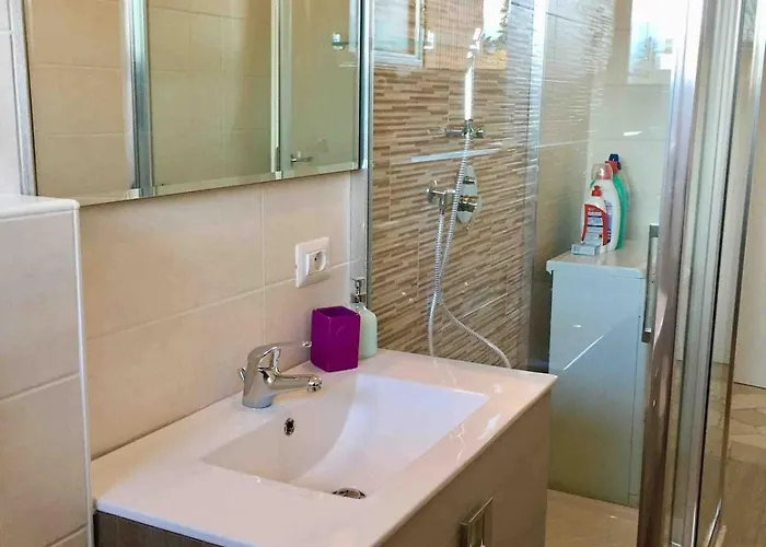 Cerro View Perfect For Families, Walk To The Beach! 아파트